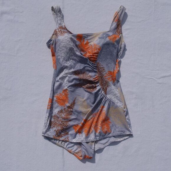 Fun 70s swimsuit/romper - Picture 1 of 6